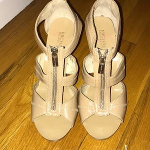 MICHAEL KORS TAN HEELS SIZE 8.5